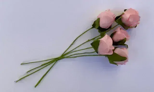 Růžička pěnová - růžová s tylem